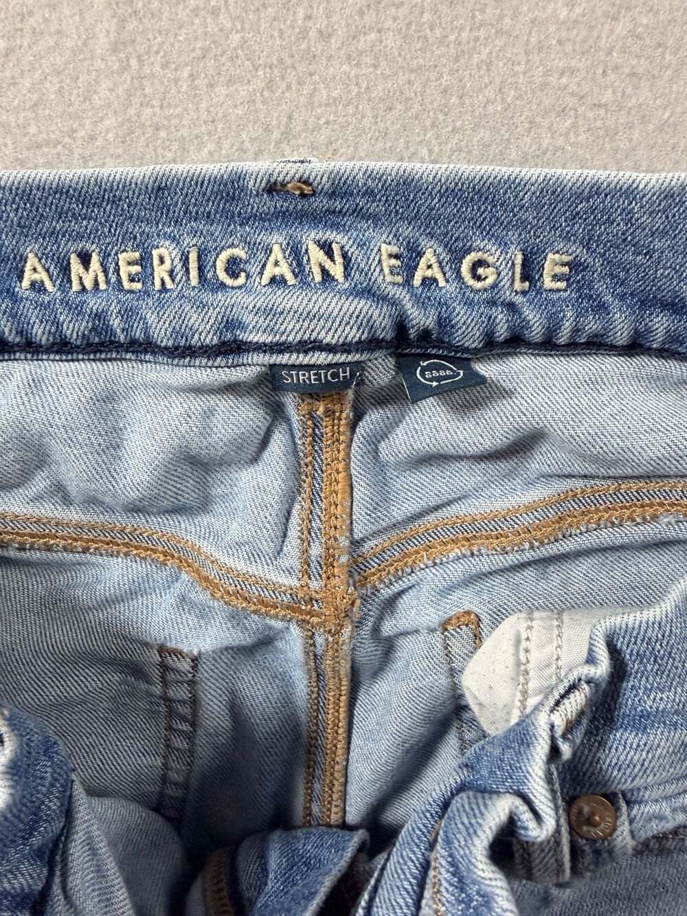American Eagle Women's Light Wash Wide Leg Denim Jeans - Picture 7 of 8